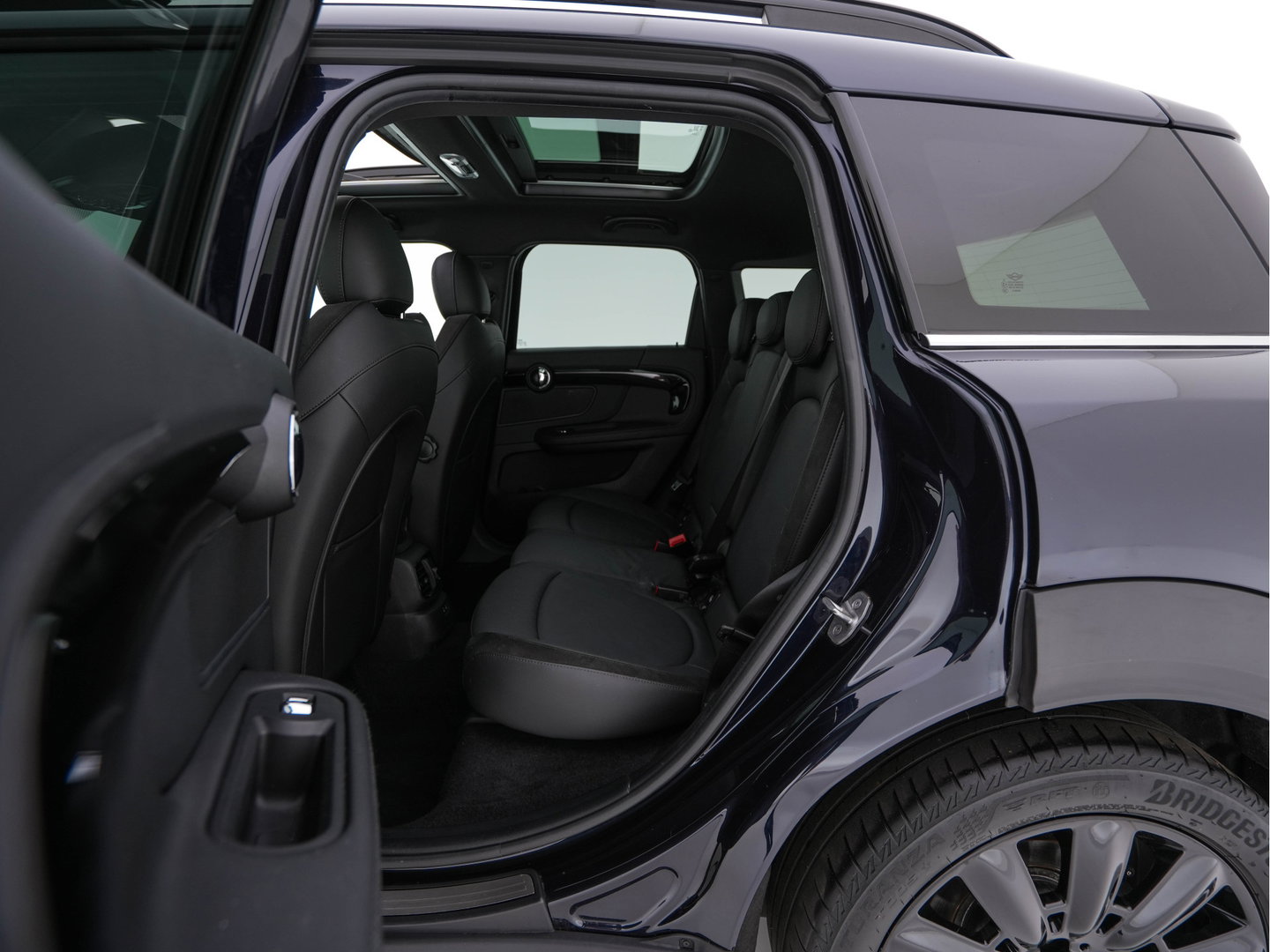 MINI Countryman 1.5 Cooper Chili Aut. *PANO | LEATHER-FABRIC | FULL-LED | HARMAN/KARDON | HEATED-SPORTSEATS | KEYLESS | NAVI-FULLMAP | PRIVACY-GLASS | AMBIENTLIGHT | ECC | PDC | CRUISE | 18''ALU*