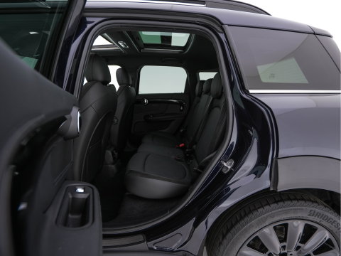 MINI Countryman 1.5 Cooper Chili Aut. *PANO | LEATHER-FABRIC | FULL-LED | HARMAN/KARDON | HEATED-SPORTSEATS | KEYLESS | NAVI-FULLMAP | PRIVACY-GLASS | AMBIENTLIGHT | ECC | PDC | CRUISE | 18''ALU*