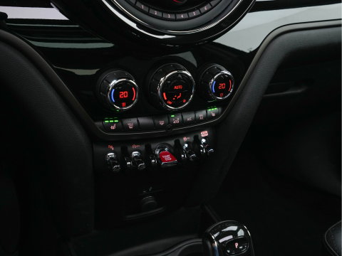 MINI Countryman 1.5 Cooper Chili Aut. *PANO | LEATHER-FABRIC | FULL-LED | HARMAN/KARDON | HEATED-SPORTSEATS | KEYLESS | NAVI-FULLMAP | PRIVACY-GLASS | AMBIENTLIGHT | ECC | PDC | CRUISE | 18''ALU*