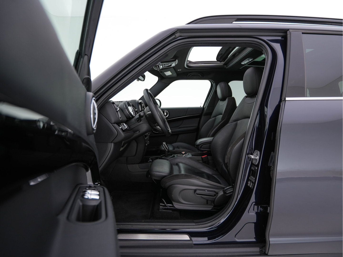 MINI Countryman 1.5 Cooper Chili Aut. *PANO | LEATHER-FABRIC | FULL-LED | HARMAN/KARDON | HEATED-SPORTSEATS | KEYLESS | NAVI-FULLMAP | PRIVACY-GLASS | AMBIENTLIGHT | ECC | PDC | CRUISE | 18''ALU*