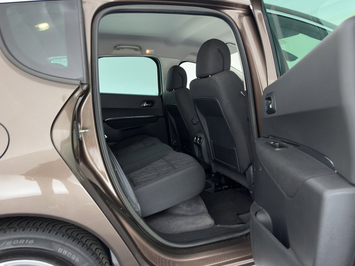 Peugeot 3008 2.0 HDiF HYbrid4 Blue Lease Aut. *NAVI-FULLMAP | COMFORTSEATS | SHIFTPADDLES | PRIVACY-GLASS | ECC | PDC | CRUISE | TOWBAR | 16''ALU*