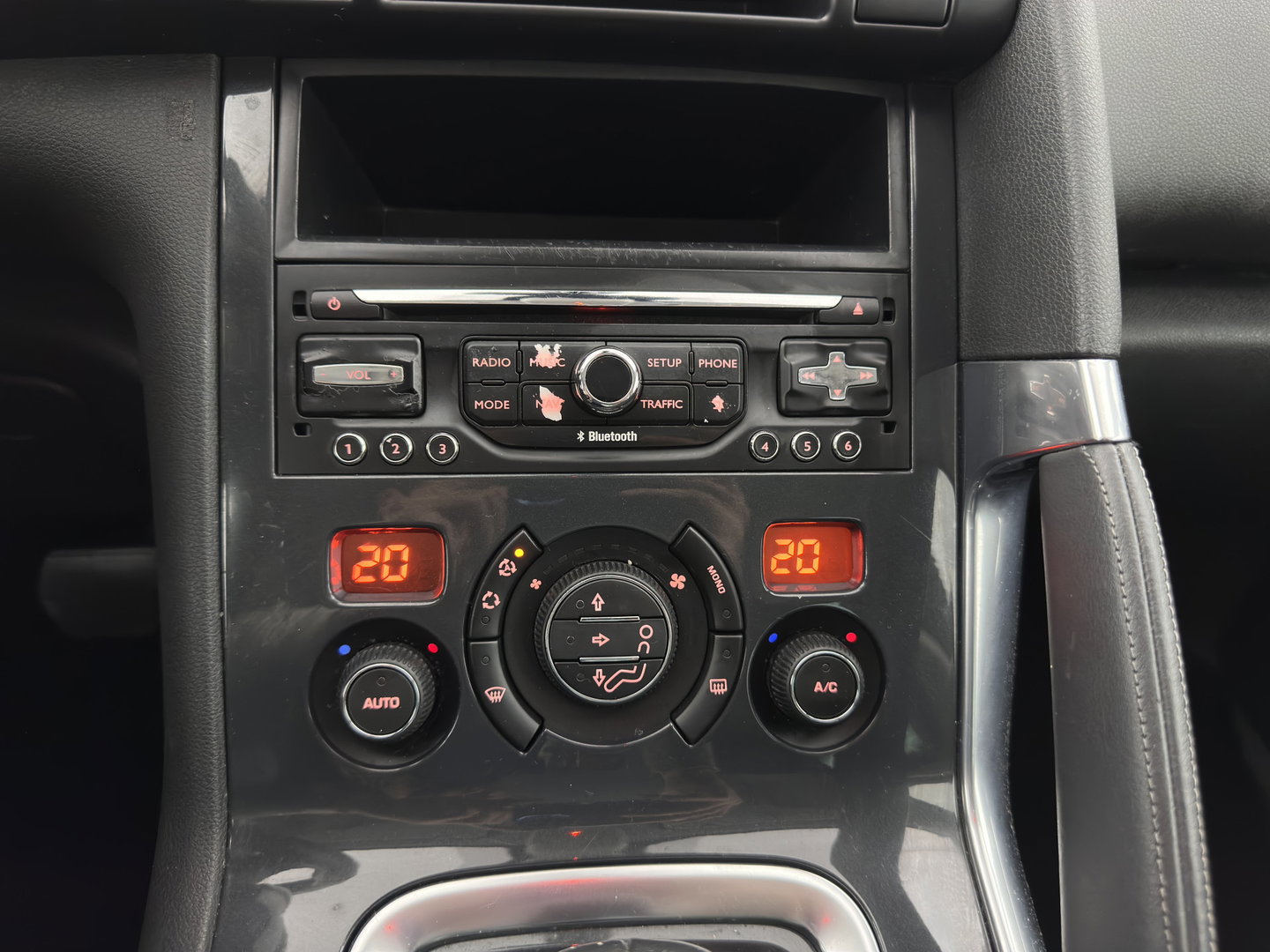 Peugeot 3008 2.0 HDiF HYbrid4 Blue Lease Aut. *NAVI-FULLMAP | COMFORTSEATS | SHIFTPADDLES | PRIVACY-GLASS | ECC | PDC | CRUISE | TOWBAR | 16''ALU*