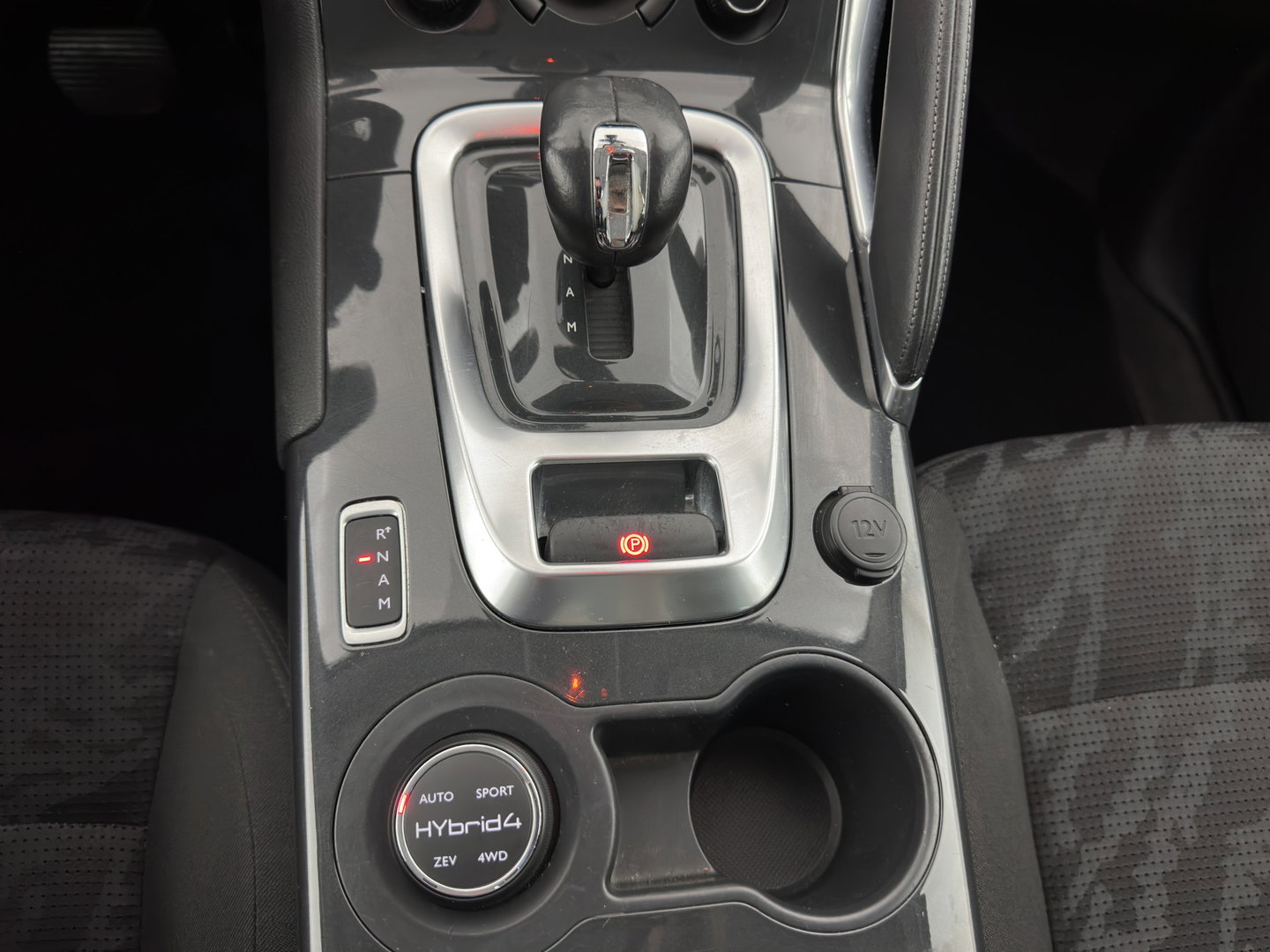 Peugeot 3008 2.0 HDiF HYbrid4 Blue Lease Aut. *NAVI-FULLMAP | COMFORTSEATS | SHIFTPADDLES | PRIVACY-GLASS | ECC | PDC | CRUISE | TOWBAR | 16''ALU*