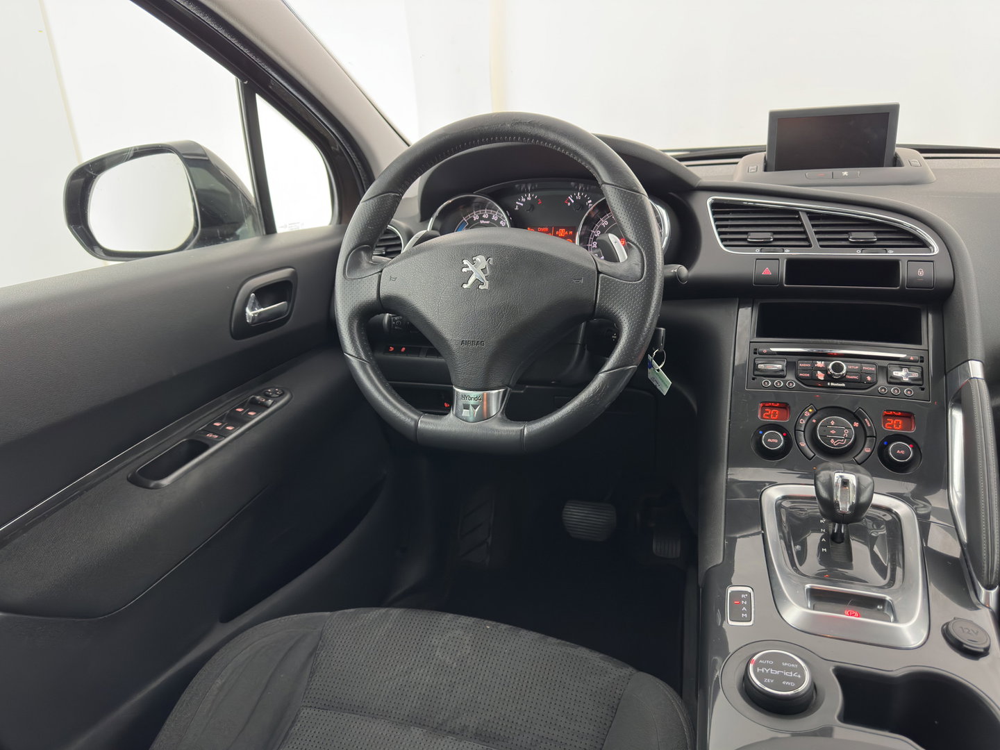 Peugeot 3008 2.0 HDiF HYbrid4 Blue Lease Aut. *NAVI-FULLMAP | COMFORTSEATS | SHIFTPADDLES | PRIVACY-GLASS | ECC | PDC | CRUISE | TOWBAR | 16''ALU*