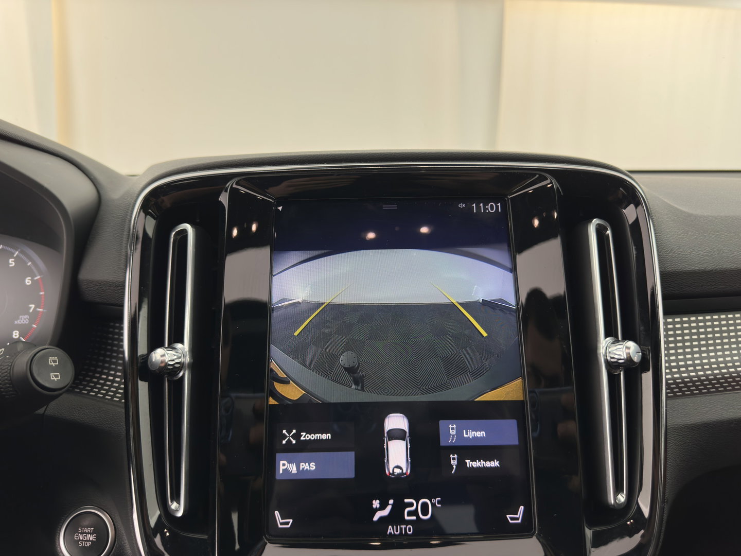 Volvo XC40 1.5 T3 R-Design *PANO | LEATHER-MICROFIBRE | FULL-LED | HARMAN/KARDON | HEATED-SPORTSEATS | DIGI-COCKPIT | NAVI-FULLMAP | ECC | PDC | CRUISE | TOWBAR | 18''ALU*