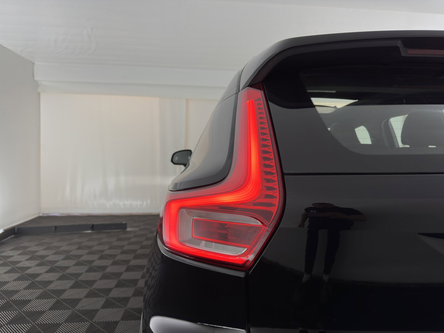Volvo XC40 1.5 T3 R-Design *PANO | LEATHER-MICROFIBRE | FULL-LED | HARMAN/KARDON | HEATED-SPORTSEATS | DIGI-COCKPIT | NAVI-FULLMAP | ECC | PDC | CRUISE | TOWBAR | 18''ALU*