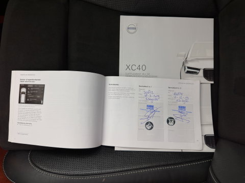 Volvo XC40 1.5 T3 R-Design *PANO | LEATHER-MICROFIBRE | FULL-LED | HARMAN/KARDON | HEATED-SPORTSEATS | DIGI-COCKPIT | NAVI-FULLMAP | ECC | PDC | CRUISE | TOWBAR | 18''ALU*