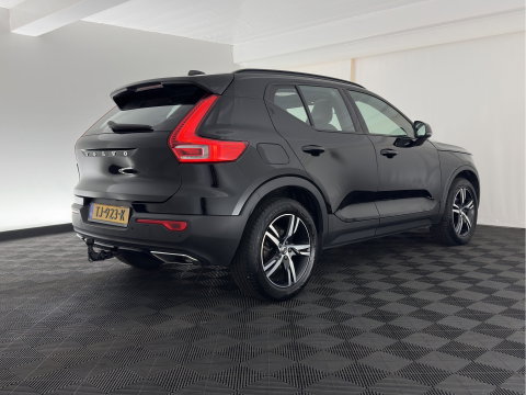 Volvo XC40 1.5 T3 R-Design *PANO | LEATHER-MICROFIBRE | FULL-LED | HARMAN/KARDON | HEATED-SPORTSEATS | DIGI-COCKPIT | NAVI-FULLMAP | ECC | PDC | CRUISE | TOWBAR | 18''ALU*