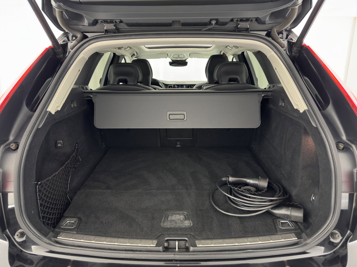 Volvo XC60 2.0 T6 AWD Inscription (Plug-In) {SoH-89%} (INCL-BTW) *PANO | LEATHER | FULL-LED | HARMAN/KARDON | MEMORY-PACK | DIGI-COCKPIT | HEATED-COMFORTSEATS | TOPVIEW | NAVI-FULLMAP | ECC | PDC | CAMERA | 21''ALU*