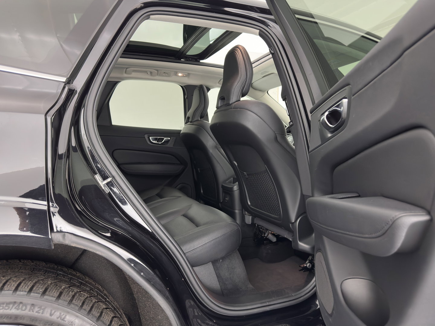 Volvo XC60 2.0 T6 AWD Inscription (Plug-In) {SoH-89%} (INCL-BTW) *PANO | LEATHER | FULL-LED | HARMAN/KARDON | MEMORY-PACK | DIGI-COCKPIT | HEATED-COMFORTSEATS | TOPVIEW | NAVI-FULLMAP | ECC | PDC | CAMERA | 21''ALU*