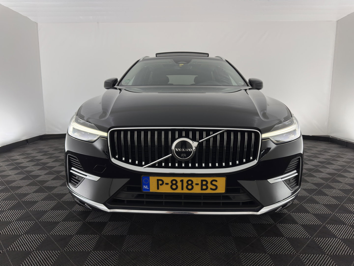 Volvo XC60 2.0 T6 AWD Inscription (Plug-In) {SoH-89%} (INCL-BTW) *PANO | LEATHER | FULL-LED | HARMAN/KARDON | MEMORY-PACK | DIGI-COCKPIT | HEATED-COMFORTSEATS | TOPVIEW | NAVI-FULLMAP | ECC | PDC | CAMERA | 21''ALU*