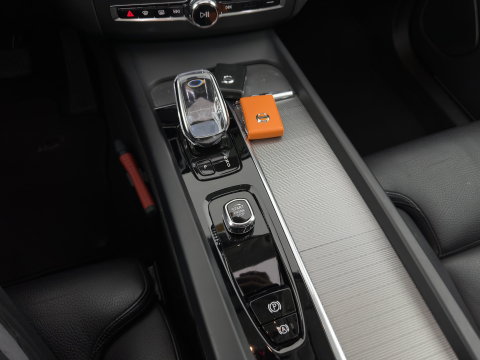 Volvo XC60 2.0 T6 AWD Inscription (Plug-In) {SoH-89%} (INCL-BTW) *PANO | LEATHER | FULL-LED | HARMAN/KARDON | MEMORY-PACK | DIGI-COCKPIT | HEATED-COMFORTSEATS | TOPVIEW | NAVI-FULLMAP | ECC | PDC | CAMERA | 21''ALU*