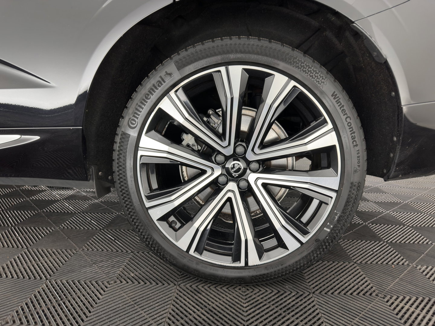 Volvo XC60 2.0 T6 AWD Inscription (Plug-In) {SoH-89%} (INCL-BTW) *PANO | LEATHER | FULL-LED | HARMAN/KARDON | MEMORY-PACK | DIGI-COCKPIT | HEATED-COMFORTSEATS | TOPVIEW | NAVI-FULLMAP | ECC | PDC | CAMERA | 21''ALU*