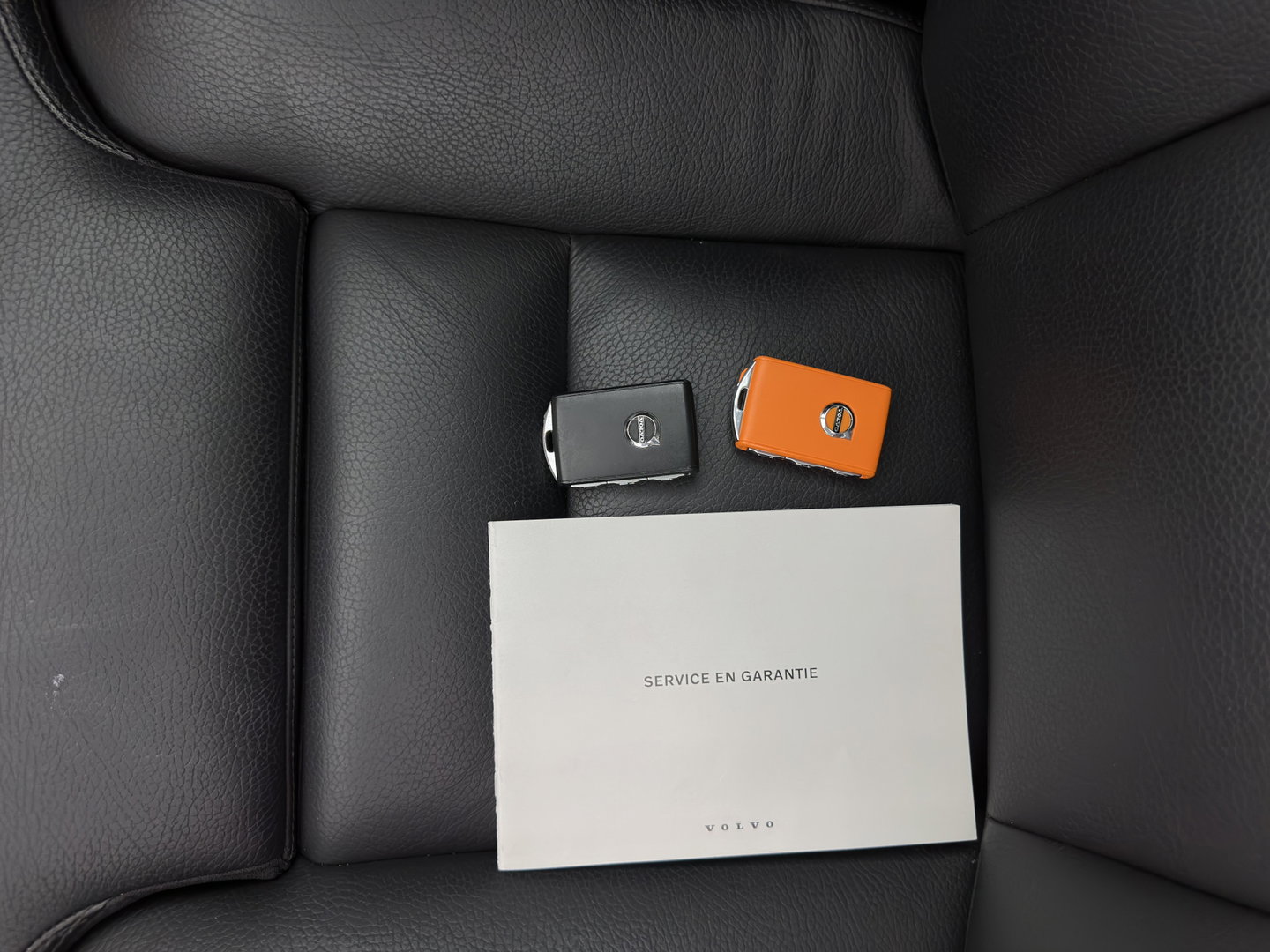 Volvo XC60 2.0 T6 AWD Inscription (Plug-In) {SoH-89%} (INCL-BTW) *PANO | LEATHER | FULL-LED | HARMAN/KARDON | MEMORY-PACK | DIGI-COCKPIT | HEATED-COMFORTSEATS | TOPVIEW | NAVI-FULLMAP | ECC | PDC | CAMERA | 21''ALU*