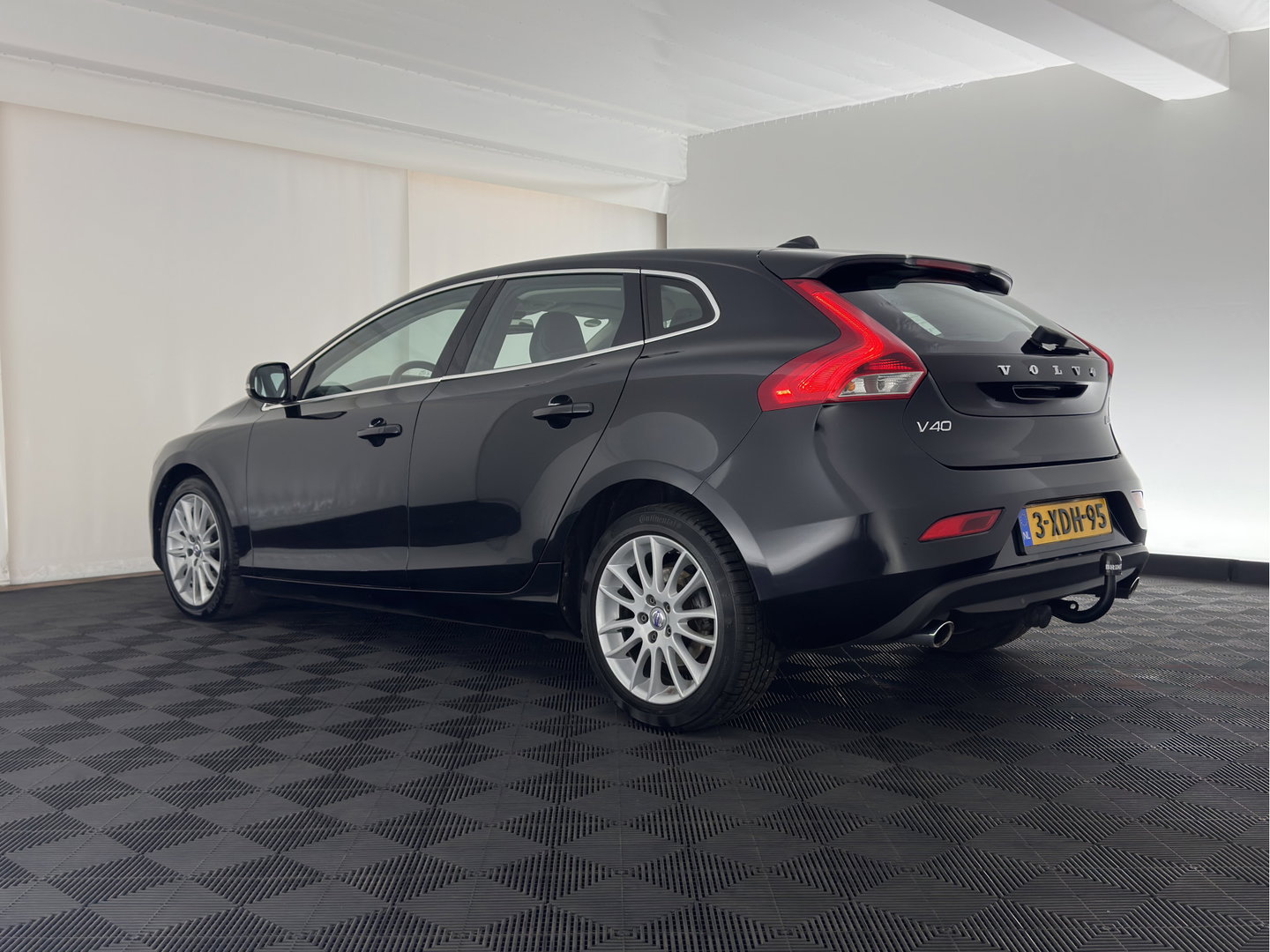 Volvo V40 2.0 D4 Summum Business *LEATHER | NAVI-FULLMAP | MEMORY-PACK | SIPS | HEATED-COMFORTSEATS | PRIVACY-GLASS | TOWBAR | 17"ALU*