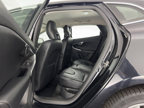 Volvo V40 2.0 D4 Summum Business *LEATHER | NAVI-FULLMAP | MEMORY-PACK | SIPS | HEATED-COMFORTSEATS | PRIVACY-GLASS | TOWBAR | 17"ALU*