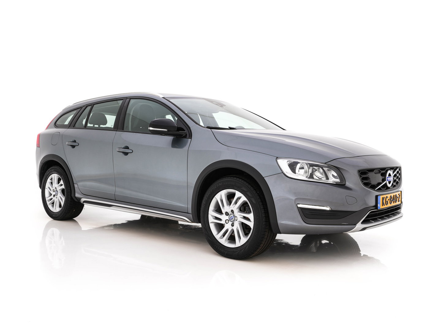 Volvo V60 Cross Country 2.0 D3 Momentum Business *LEATHER | NAVI-FULLMAP | CAMERA | TOWBAR | HEATED-COMFORTSEATS | 17''ALU*