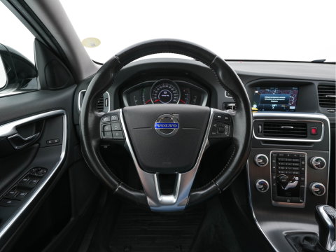 Volvo V60 Cross Country 2.0 D3 Momentum Business *LEATHER | NAVI-FULLMAP | CAMERA | TOWBAR | HEATED-COMFORTSEATS | 17''ALU*