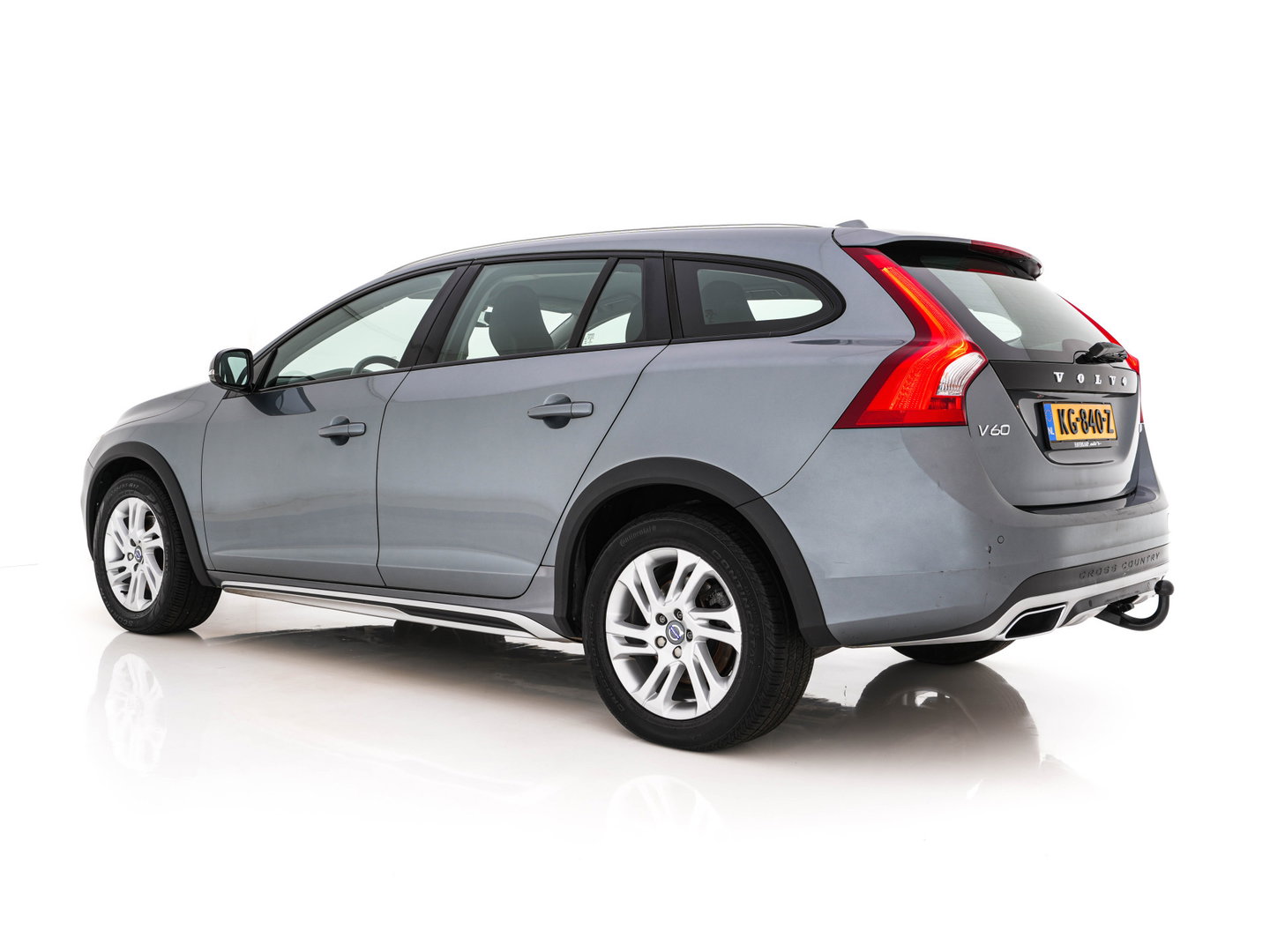 Volvo V60 Cross Country 2.0 D3 Momentum Business *LEATHER | NAVI-FULLMAP | CAMERA | TOWBAR | HEATED-COMFORTSEATS | 17''ALU*