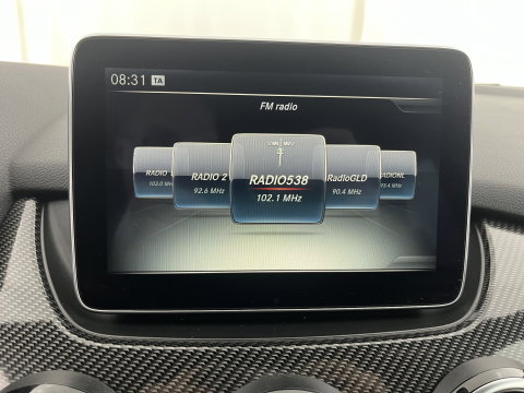 Mercedes-Benz B-Klasse 180 AMG Night pakket Ambition Aut. *LEATHER-MICROFIBRE | CARBON-INLAY | FULL-LED | HEATED-SPORTSEATS | NAVI-FULLMAP | SHIFTPADDLES | PRIVACYGLASS | ECC | PDC | CRUISE | TOWBAR  | KEYLESS | 18''ALU *