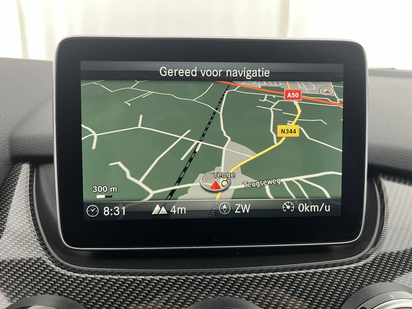 Mercedes-Benz B-Klasse 180 AMG Night pakket Ambition Aut. *LEATHER-MICROFIBRE | CARBON-INLAY | FULL-LED | HEATED-SPORTSEATS | NAVI-FULLMAP | SHIFTPADDLES | PRIVACYGLASS | ECC | PDC | CRUISE | TOWBAR  | KEYLESS | 18''ALU *