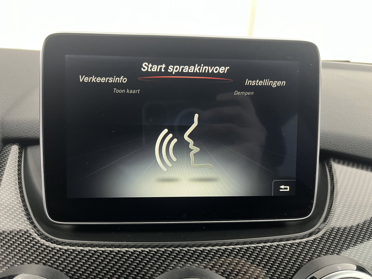 Mercedes-Benz B-Klasse 180 AMG Night pakket Ambition Aut. *LEATHER-MICROFIBRE | CARBON-INLAY | FULL-LED | HEATED-SPORTSEATS | NAVI-FULLMAP | SHIFTPADDLES | PRIVACYGLASS | ECC | PDC | CRUISE | TOWBAR  | KEYLESS | 18''ALU *