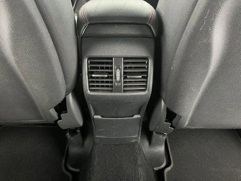 Mercedes-Benz B-Klasse 180 AMG Night pakket Ambition Aut. *LEATHER-MICROFIBRE | CARBON-INLAY | FULL-LED | HEATED-SPORTSEATS | NAVI-FULLMAP | SHIFTPADDLES | PRIVACYGLASS | ECC | PDC | CRUISE | TOWBAR  | KEYLESS | 18''ALU *