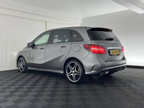 Mercedes-Benz B-Klasse 180 AMG Night pakket Ambition Aut. *LEATHER-MICROFIBRE | CARBON-INLAY | FULL-LED | HEATED-SPORTSEATS | NAVI-FULLMAP | SHIFTPADDLES | PRIVACYGLASS | ECC | PDC | CRUISE | TOWBAR  | KEYLESS | 18''ALU *