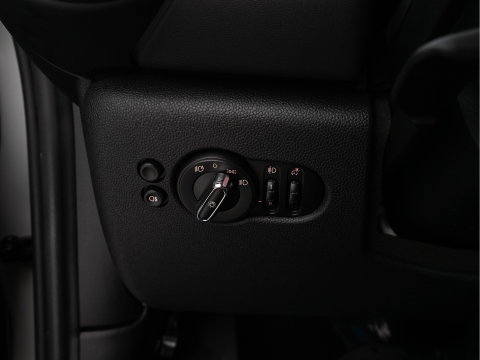 MINI Electric MINI Yours 33 kWh [3-Fase-11kW] {SoH-95%} (INCL-BTW) Aut. *HEATPUMP | LEATHER | HARMAN/KARDON | DIGI-COCKPIT | HEAD-UP | FULL-LED | NAVI-FULLMAP | HEATED-SPORTSEATS | DAB | CRUISE | KEYLESS | AMBIENTLIGHT | PRIVACY-GLASS | 17"ALU*