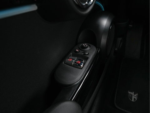 MINI Electric MINI Yours 33 kWh [3-Fase-11kW] {SoH-95%} (INCL-BTW) Aut. *HEATPUMP | LEATHER | HARMAN/KARDON | DIGI-COCKPIT | HEAD-UP | FULL-LED | NAVI-FULLMAP | HEATED-SPORTSEATS | DAB | CRUISE | KEYLESS | AMBIENTLIGHT | PRIVACY-GLASS | 17"ALU*
