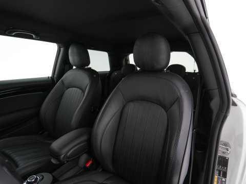 MINI Electric MINI Yours 33 kWh [3-Fase-11kW] {SoH-95%} (INCL-BTW) Aut. *HEATPUMP | LEATHER | HARMAN/KARDON | DIGI-COCKPIT | HEAD-UP | FULL-LED | NAVI-FULLMAP | HEATED-SPORTSEATS | DAB | CRUISE | KEYLESS | AMBIENTLIGHT | PRIVACY-GLASS | 17"ALU*