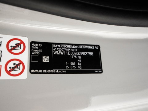 MINI Electric MINI Yours 33 kWh [3-Fase-11kW] {SoH-95%} (INCL-BTW) Aut. *HEATPUMP | LEATHER | HARMAN/KARDON | DIGI-COCKPIT | HEAD-UP | FULL-LED | NAVI-FULLMAP | HEATED-SPORTSEATS | DAB | CRUISE | KEYLESS | AMBIENTLIGHT | PRIVACY-GLASS | 17"ALU*