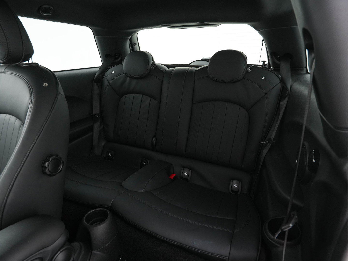 MINI Electric MINI Yours 33 kWh [3-Fase-11kW] {SoH-95%} (INCL-BTW) Aut. *HEATPUMP | LEATHER | HARMAN/KARDON | DIGI-COCKPIT | HEAD-UP | FULL-LED | NAVI-FULLMAP | HEATED-SPORTSEATS | DAB | CRUISE | KEYLESS | AMBIENTLIGHT | PRIVACY-GLASS | 17"ALU*