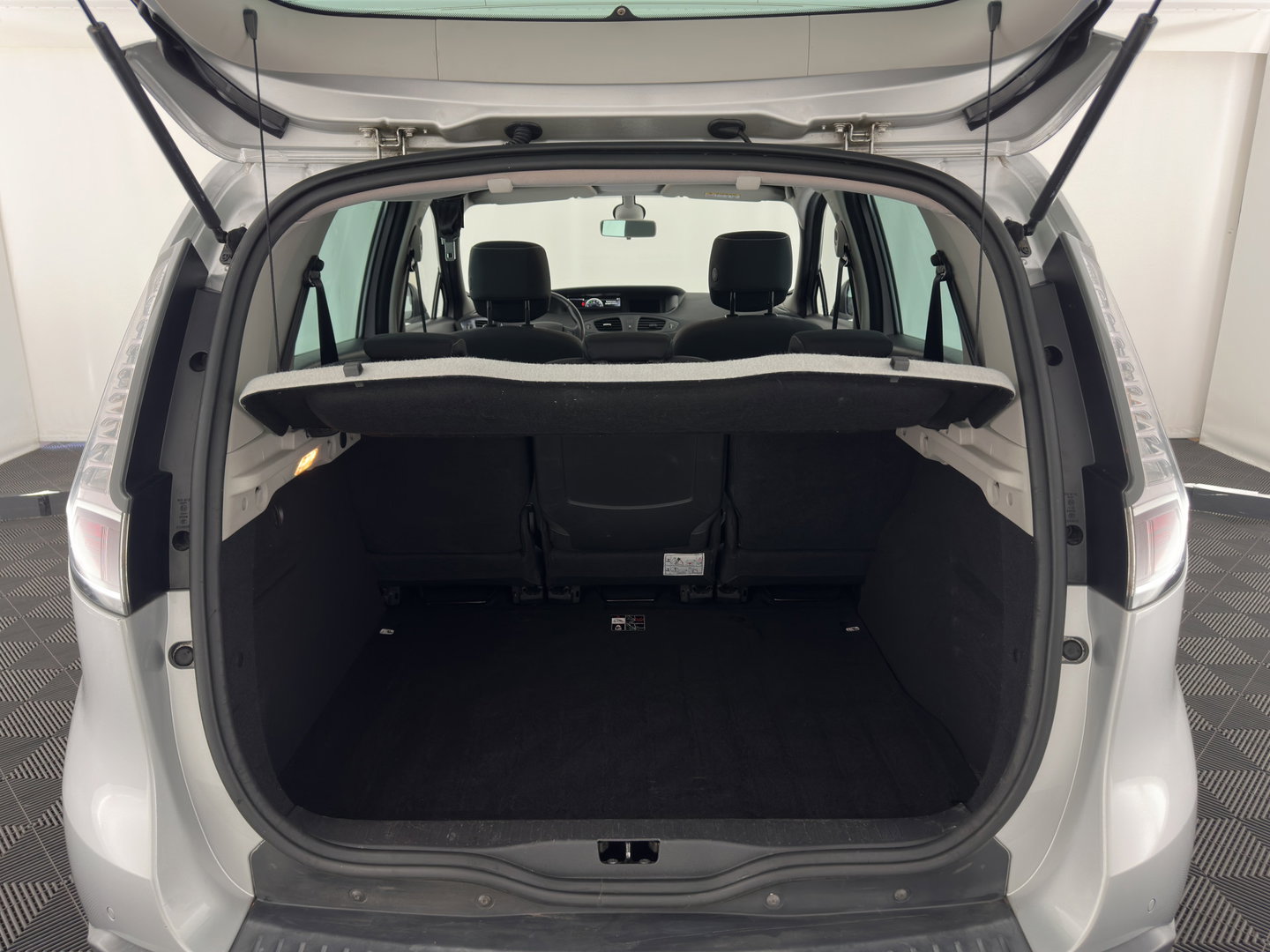 Renault Scénic 1.5 dCi Limited Aut. *DIGI-COCKPIT | NAVI-FULLMAP | HEATED-COMFORTSEATS | KEYLESS | PRIVACY-GLASS | ECC | PDC | 16''ALU*