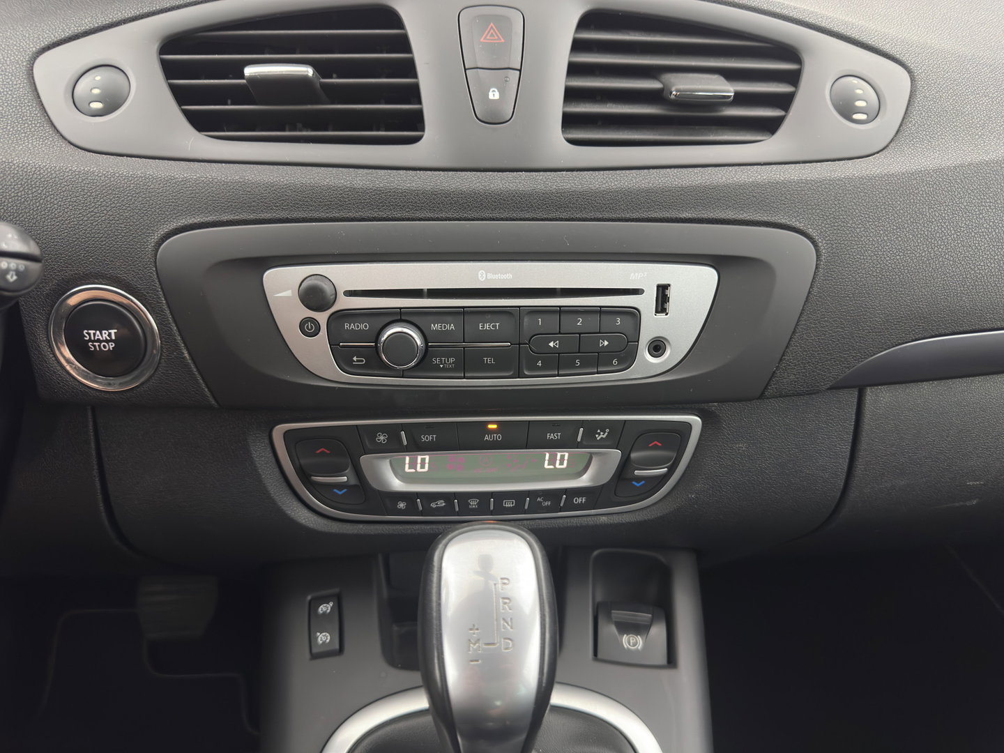 Renault Scénic 1.5 dCi Limited Aut. *DIGI-COCKPIT | NAVI-FULLMAP | HEATED-COMFORTSEATS | KEYLESS | PRIVACY-GLASS | ECC | PDC | 16''ALU*