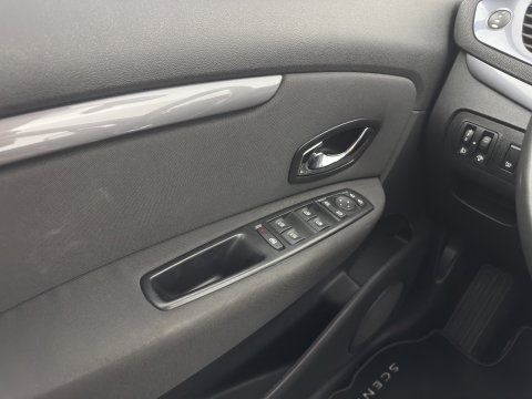 Renault Scénic 1.5 dCi Limited Aut. *DIGI-COCKPIT | NAVI-FULLMAP | HEATED-COMFORTSEATS | KEYLESS | PRIVACY-GLASS | ECC | PDC | 16''ALU*