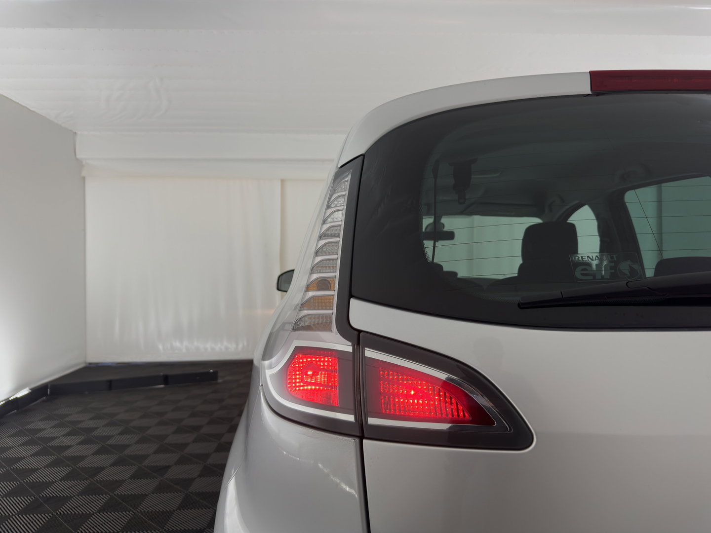 Renault Scénic 1.5 dCi Limited Aut. *DIGI-COCKPIT | NAVI-FULLMAP | HEATED-COMFORTSEATS | KEYLESS | PRIVACY-GLASS | ECC | PDC | 16''ALU*
