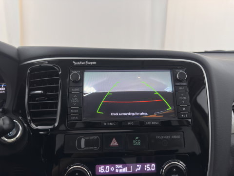 Mitsubishi Outlander 2.0 PHEV Instyle (Plug-In) {SoH-94%} Aut. *PANO | LEATHER | XENON | NAVI-FULLMAP | KEYLESS | CAMERA | HEATED-COMFORTSEATS | ECC | SHIFTPADDELS | PDC | CRUISE | DAB | PRIVACY-GLASS | ROCKFORD-AUDIO | LANE-ASSIST | 18"ALU