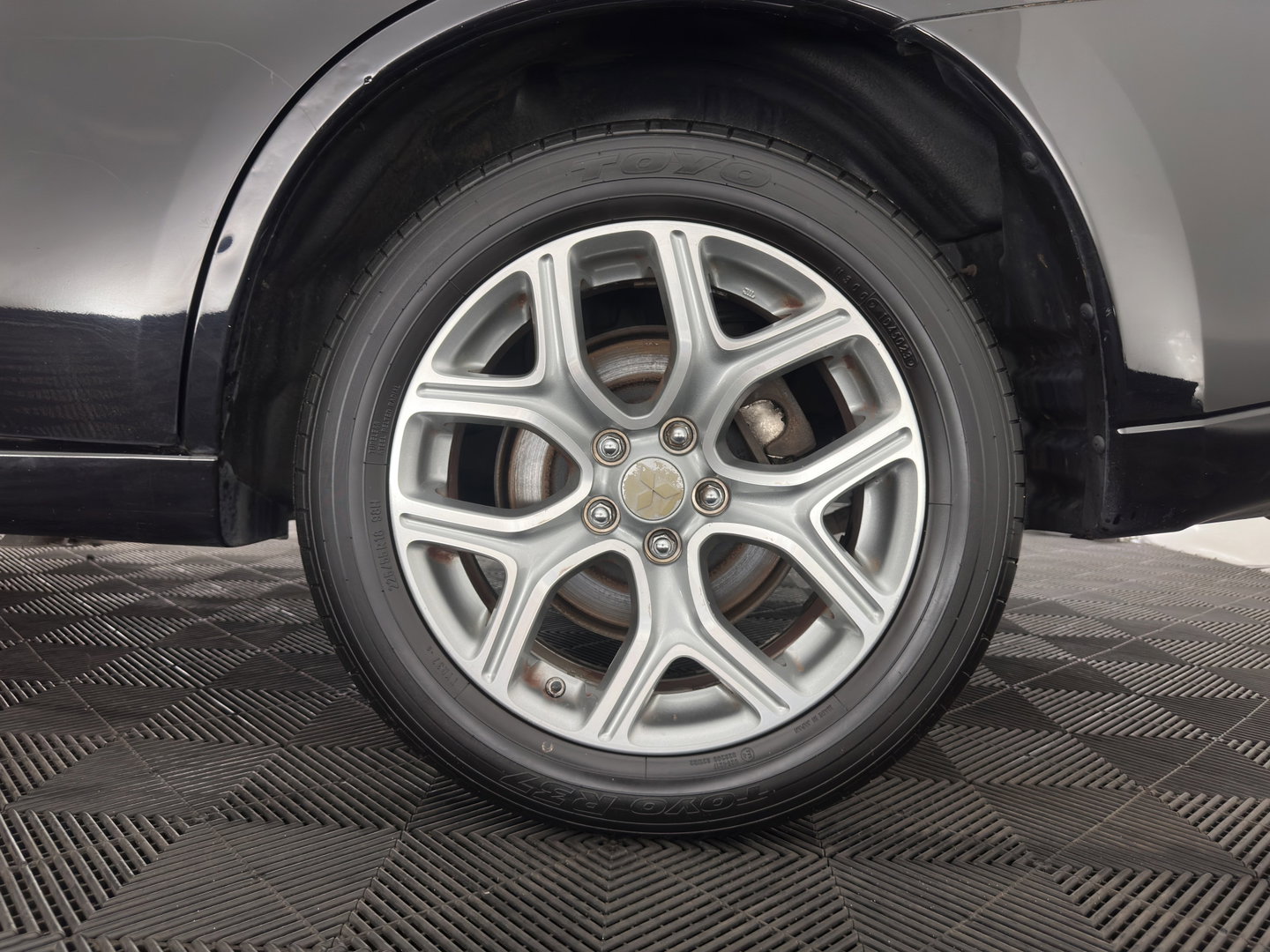 Mitsubishi Outlander 2.0 PHEV Instyle (Plug-In) {SoH-94%} Aut. *PANO | LEATHER | XENON | NAVI-FULLMAP | KEYLESS | CAMERA | HEATED-COMFORTSEATS | ECC | SHIFTPADDELS | PDC | CRUISE | DAB | PRIVACY-GLASS | ROCKFORD-AUDIO | LANE-ASSIST | 18"ALU