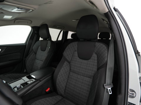 Volvo V60 2.0 T6 Core Bright AWD (Plug-In) {SoH-97%} (INCL-BTW)  Aut. *FULL-LED | DIGI-COCKPIT | CAMERA | HEATED-COMFORTSEATS | KEYLESS | DAB | PRIVACY-GLASS | CARPLAY | NAVI-FULLMAP | TOWBAR | 18''ALU*