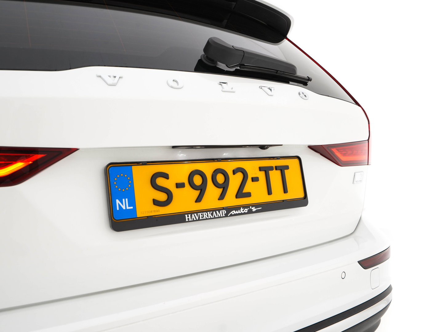 Volvo V60 2.0 T6 Core Bright AWD (Plug-In) {SoH-97%} (INCL-BTW)  Aut. *FULL-LED | DIGI-COCKPIT | CAMERA | HEATED-COMFORTSEATS | KEYLESS | DAB | PRIVACY-GLASS | CARPLAY | NAVI-FULLMAP | TOWBAR | 18''ALU*