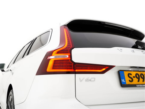 Volvo V60 2.0 T6 Core Bright AWD (Plug-In) {SoH-97%} (INCL-BTW)  Aut. *FULL-LED | DIGI-COCKPIT | CAMERA | HEATED-COMFORTSEATS | KEYLESS | DAB | PRIVACY-GLASS | CARPLAY | NAVI-FULLMAP | TOWBAR | 18''ALU*