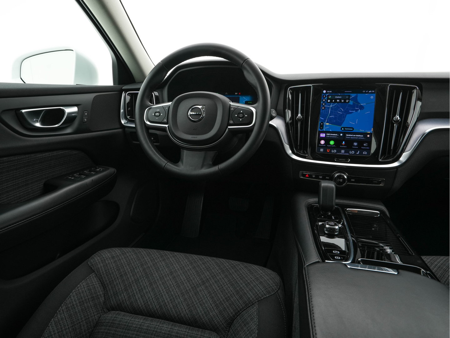 Volvo V60 2.0 T6 Core Bright AWD (Plug-In) {SoH-97%} (INCL-BTW)  Aut. *FULL-LED | DIGI-COCKPIT | CAMERA | HEATED-COMFORTSEATS | KEYLESS | DAB | PRIVACY-GLASS | CARPLAY | NAVI-FULLMAP | TOWBAR | 18''ALU*