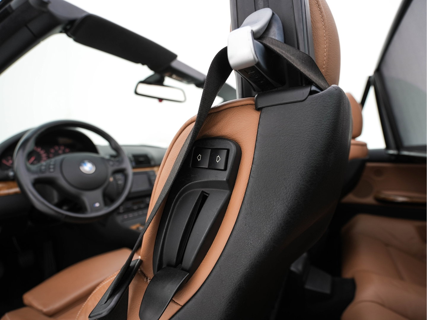 BMW 3 Serie Cabrio 325Ci (E46) M-Sportpack Special Executive *LEATHER | HARMAN-KARDON | MEMORY-PACK | HEATED-SPORTSEATS | XENON | NAVI-FULLMAP | AIRSCARF | PDC | CRUISE | ECC | 18"ALU*