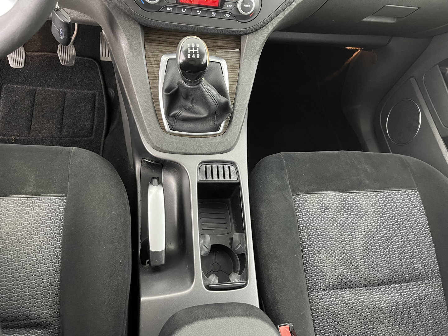 Ford C-MAX 1.8-16V Ghia Flexifuel *NAVI-FULLMAP | AIRCO | CRUISE | TOWBAR | 16''ALU *
