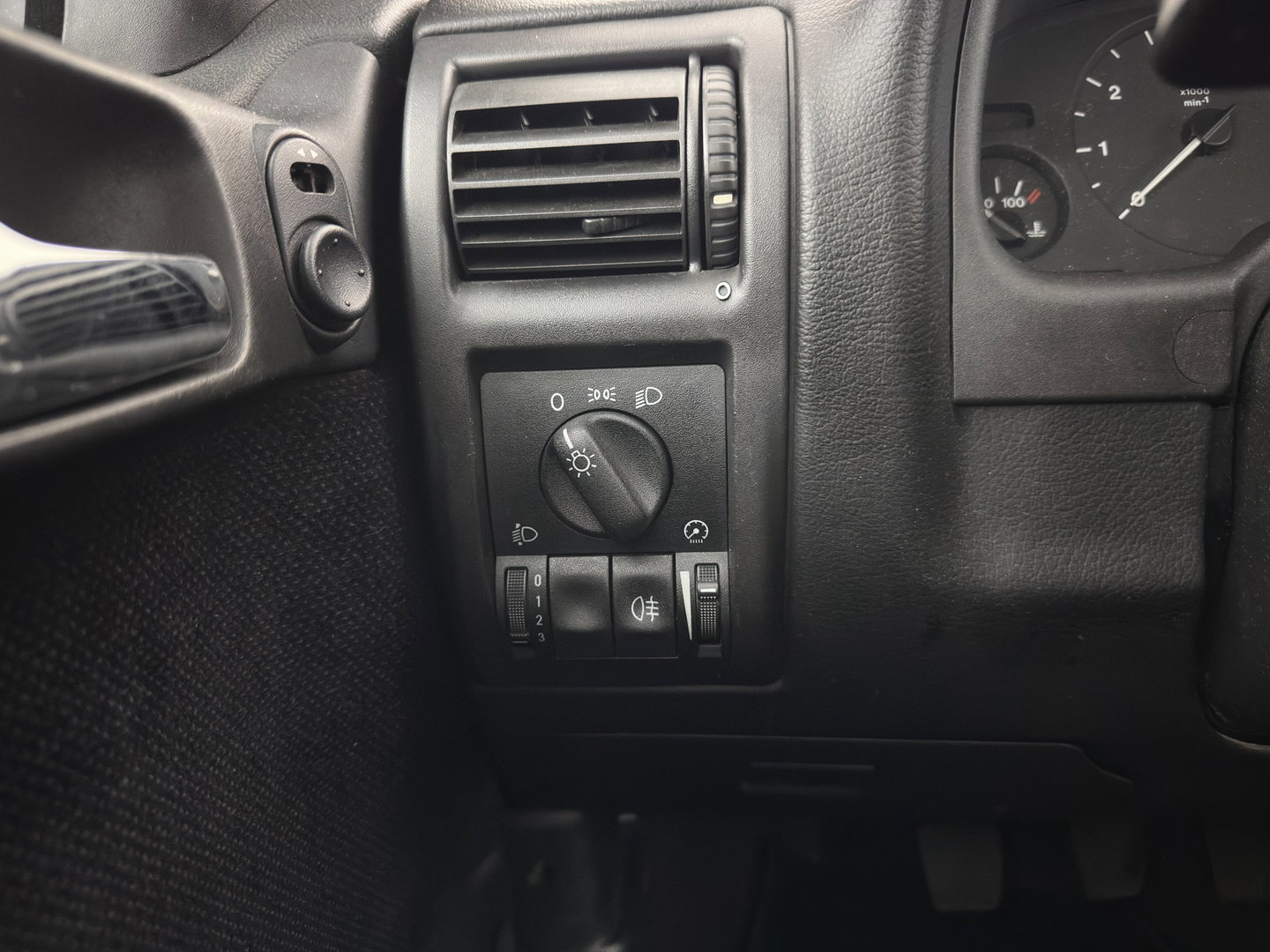 Opel Astra 1.6 Pearl *AIRCO | VELOURS | COMFORTSEATS | RADIO-CD | TOWBAR*