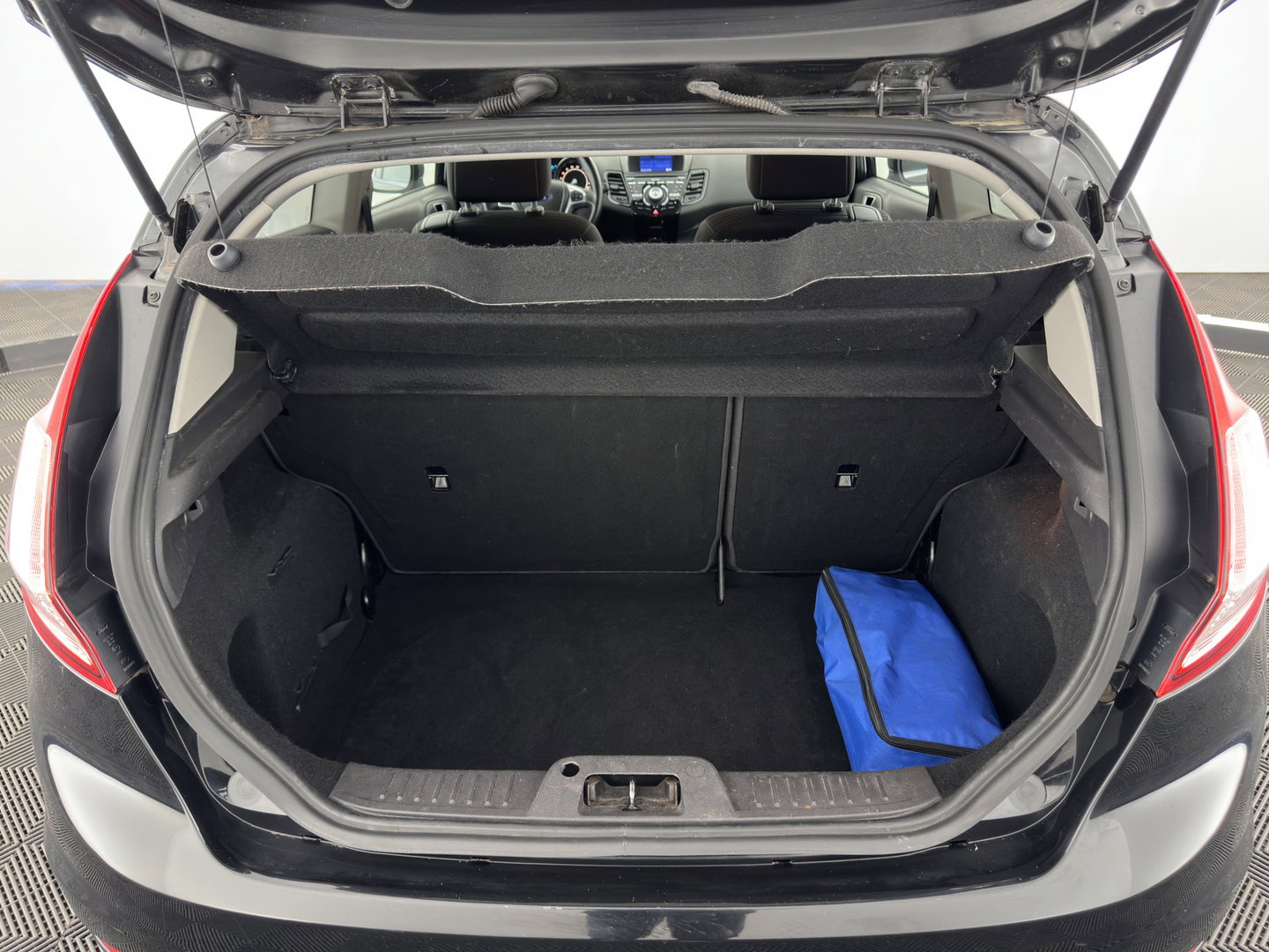 Ford Fiesta 1.6 TDCi Lease Titanium *NAVI-FULLMAP | SONY-AUDIO | KEYLESS | ECC | CRUISE | PDC | PRVACY-GLASS | 14''ALU*
