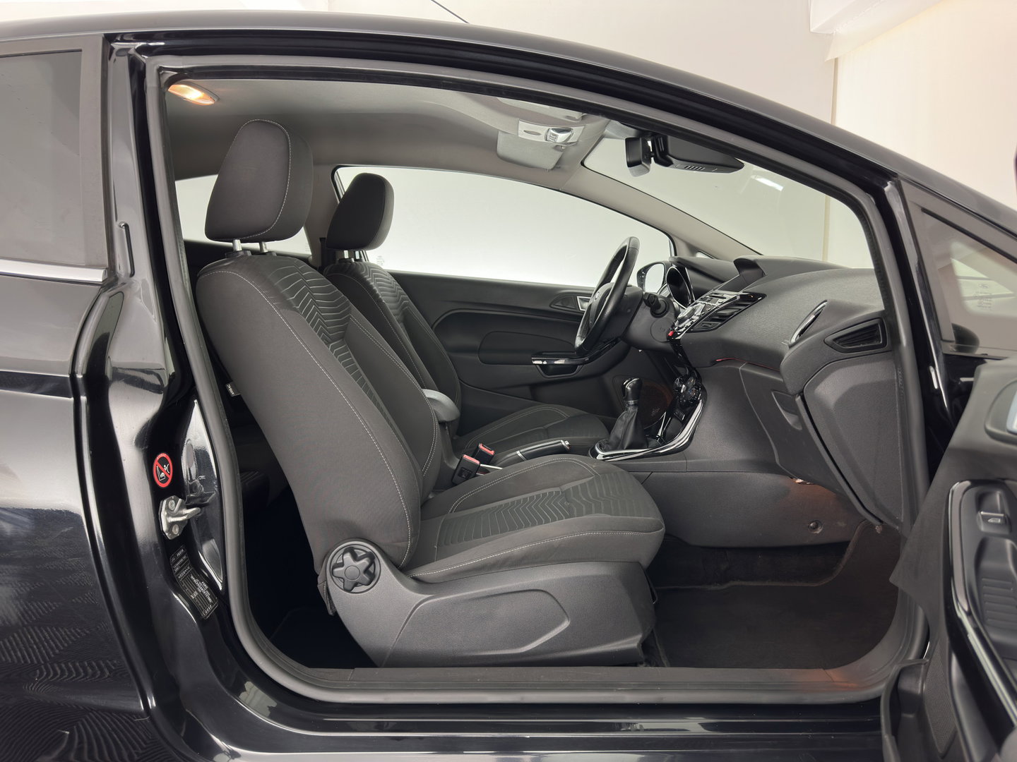 Ford Fiesta 1.6 TDCi Lease Titanium *NAVI-FULLMAP | SONY-AUDIO | KEYLESS | ECC | CRUISE | PDC | PRVACY-GLASS | 14''ALU*