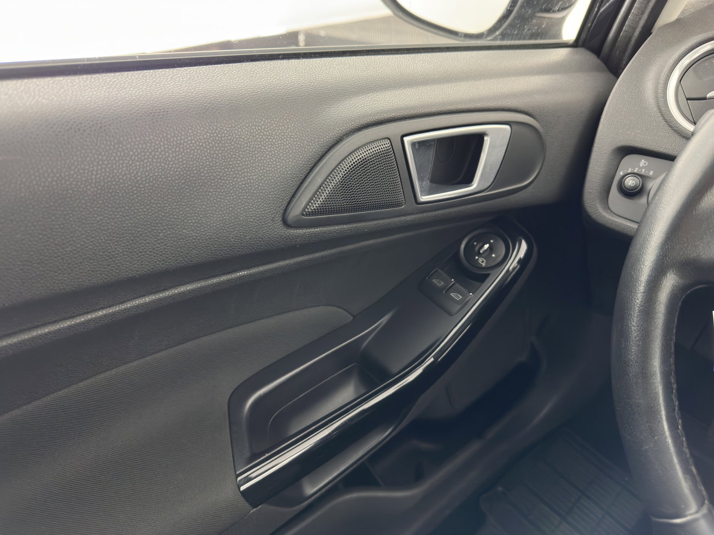 Ford Fiesta 1.6 TDCi Lease Titanium *NAVI-FULLMAP | SONY-AUDIO | KEYLESS | ECC | CRUISE | PDC | PRVACY-GLASS | 14''ALU*