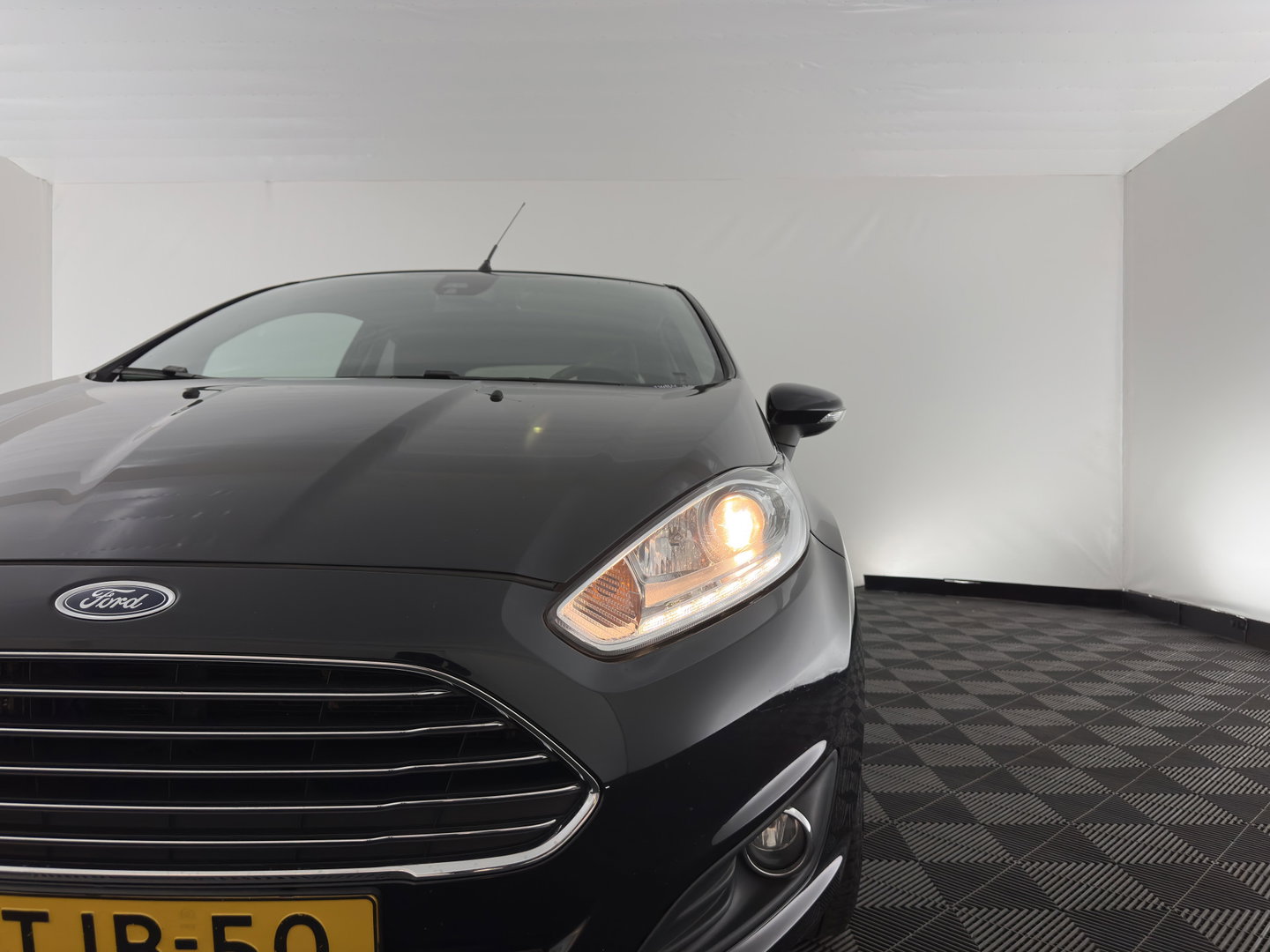 Ford Fiesta 1.6 TDCi Lease Titanium *NAVI-FULLMAP | SONY-AUDIO | KEYLESS | ECC | CRUISE | PDC | PRVACY-GLASS | 14''ALU*